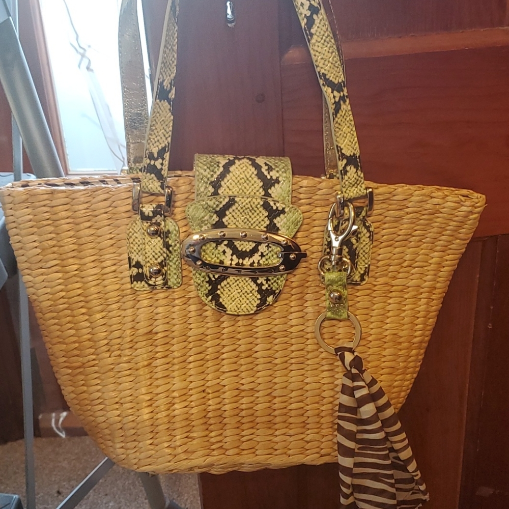 Guess purse